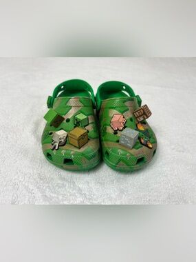 CROCS Minecraft Boys Clogs Size 1
